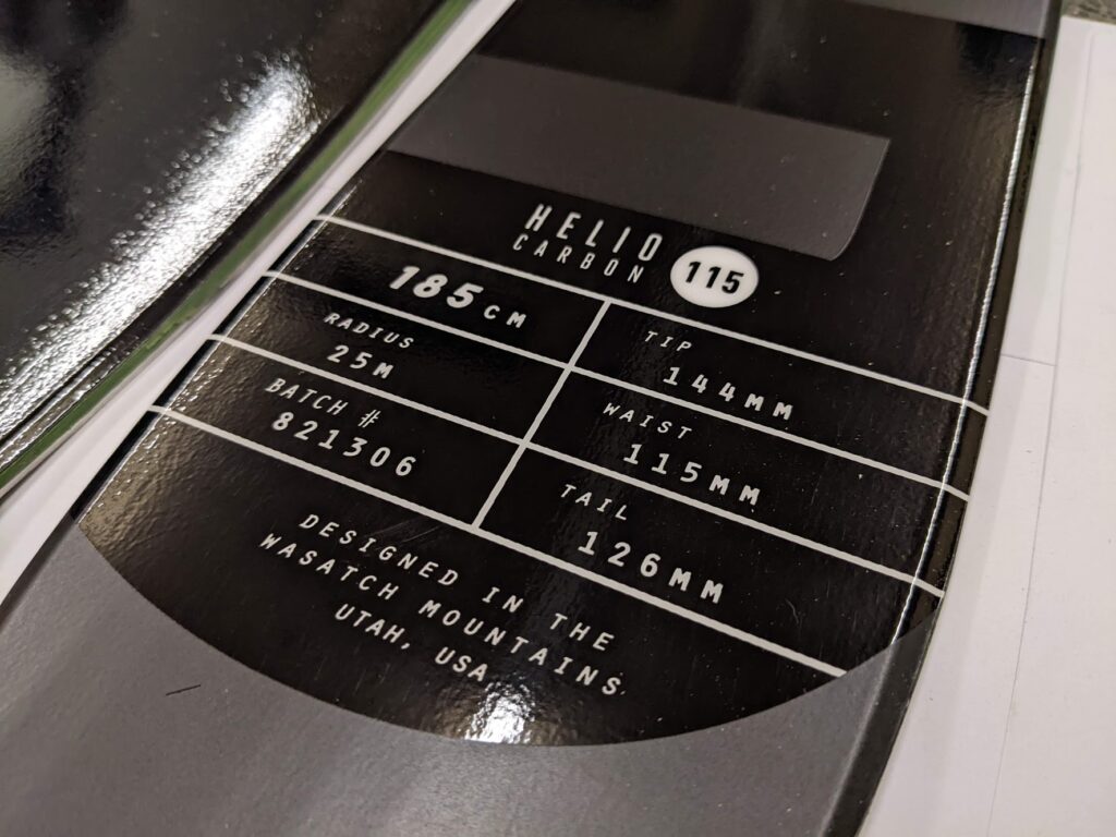 carbon 115 detail photo of tail